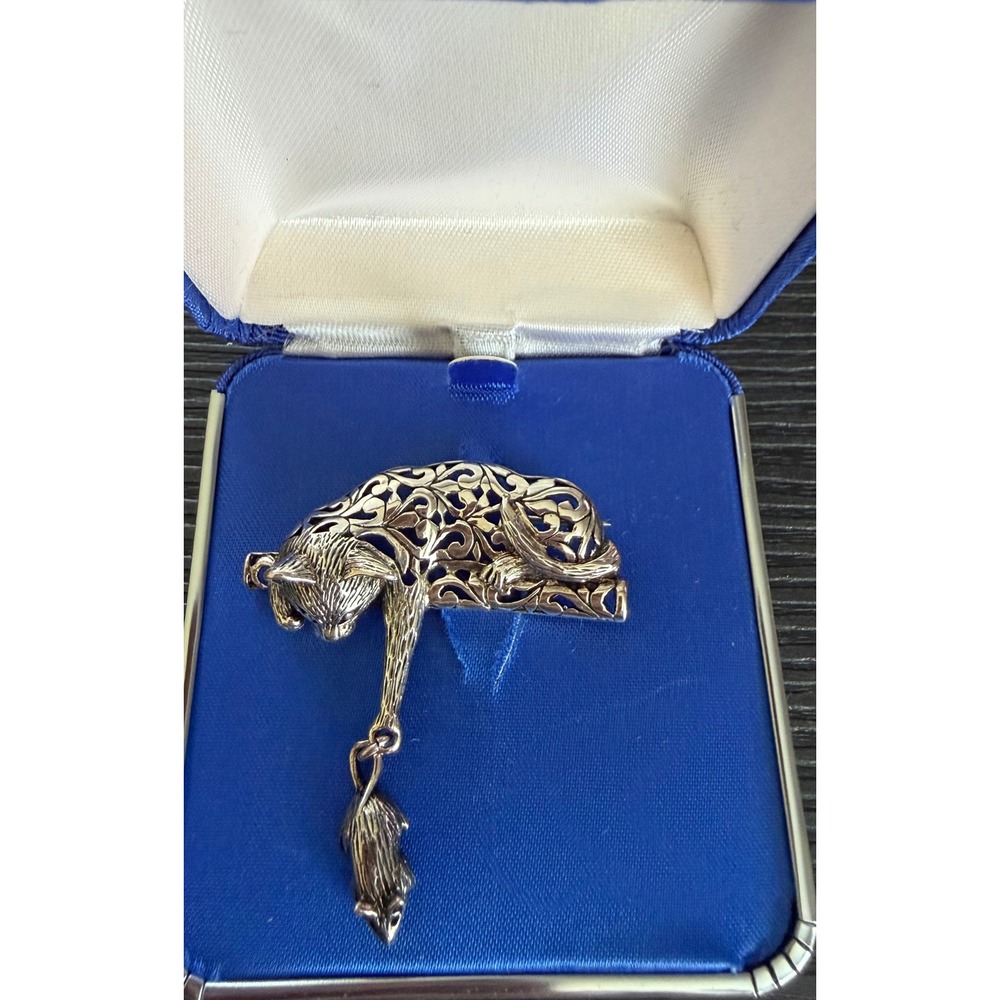 Vintage Kohls Silver Tone Filigree Sleeping Cat and Mouse Dangle Brooch Pin